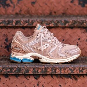 Saucony ProGrid Triumph 4 - *NEW* - Men’s size 11